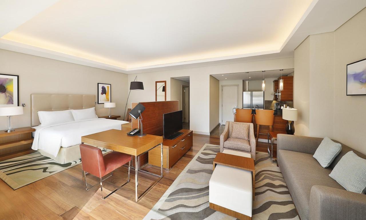Hilton Riyadh Hotel & Residences ภายนอก รูปภาพ